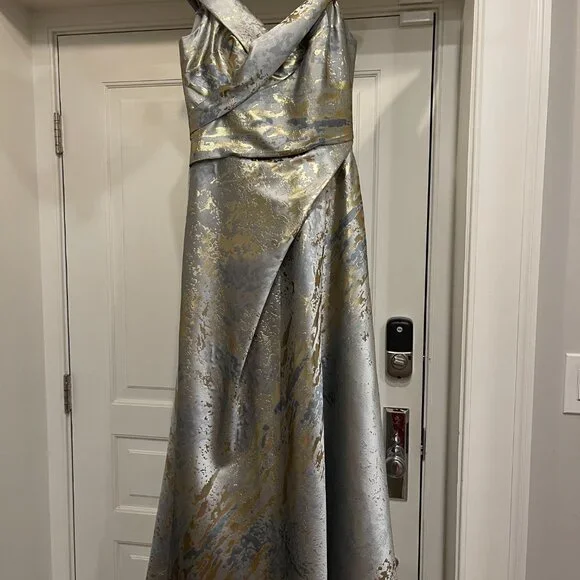 Rene Ruiz Off-the-Shoulder Brocade Gown in Light Blue and Gold Size 6
